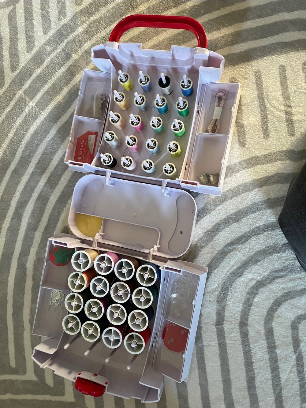 Singer Pink and Burgundy Sewing Kit Organizer with White Case - Picture 6 of 11